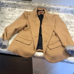 Blazer with stripe and pink accent